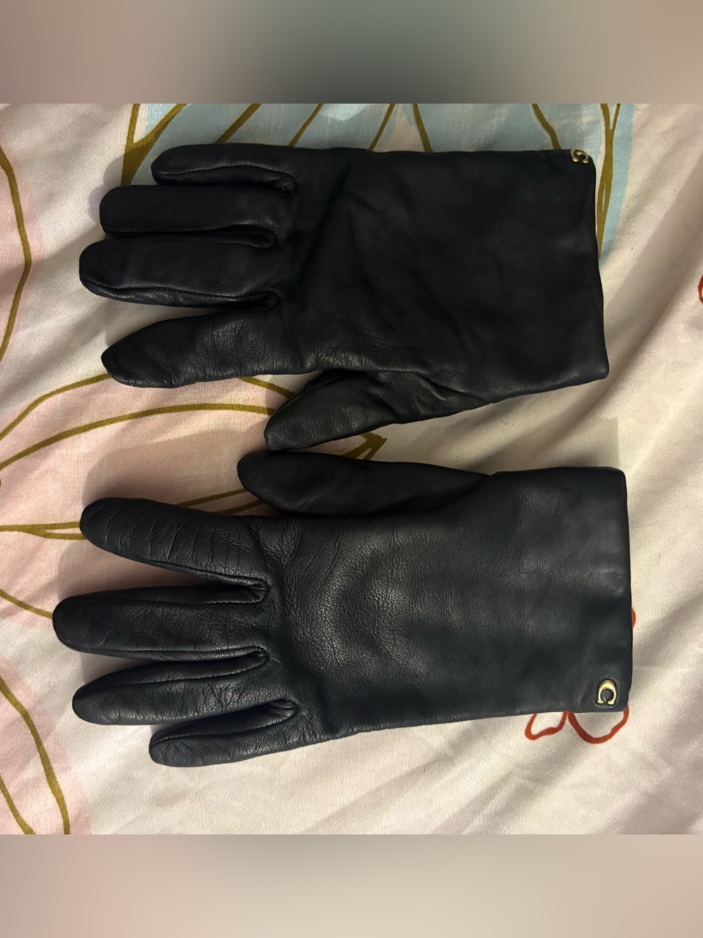 Women's Coach Black Leather Gloves – Classic Sophisticated Style
